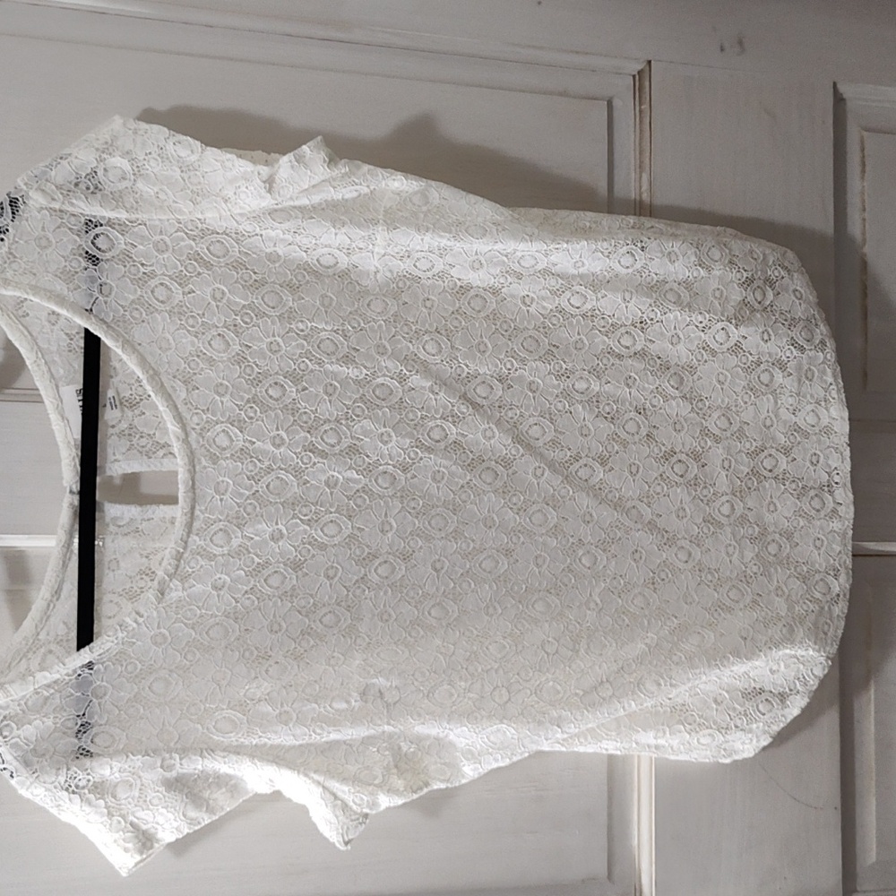 Lacey top off white